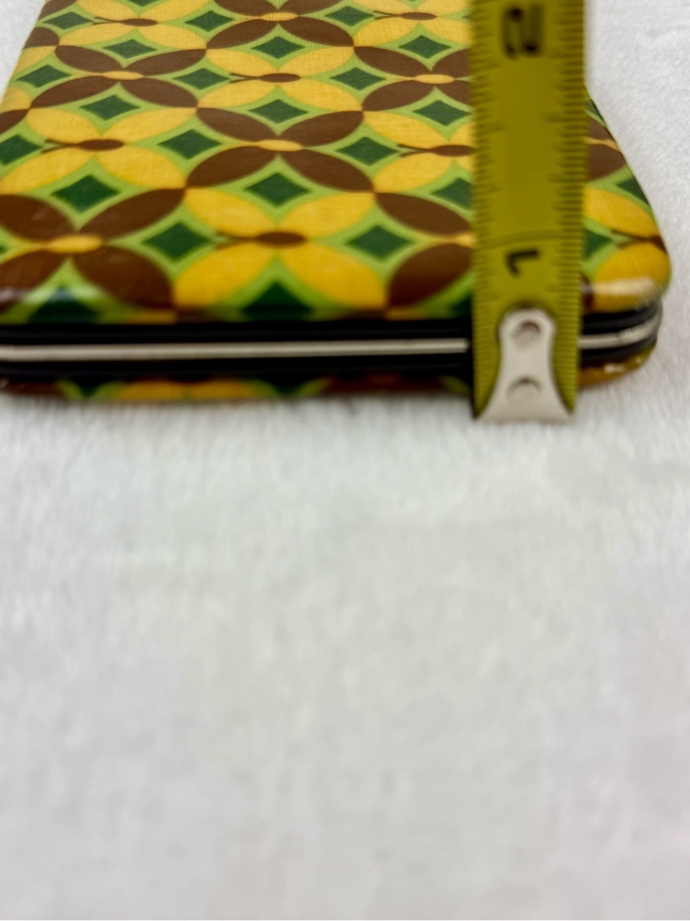 Braciano Yellow Hard Case Metal Frame Foldover Wallet Card Case - Picture 4 of 6